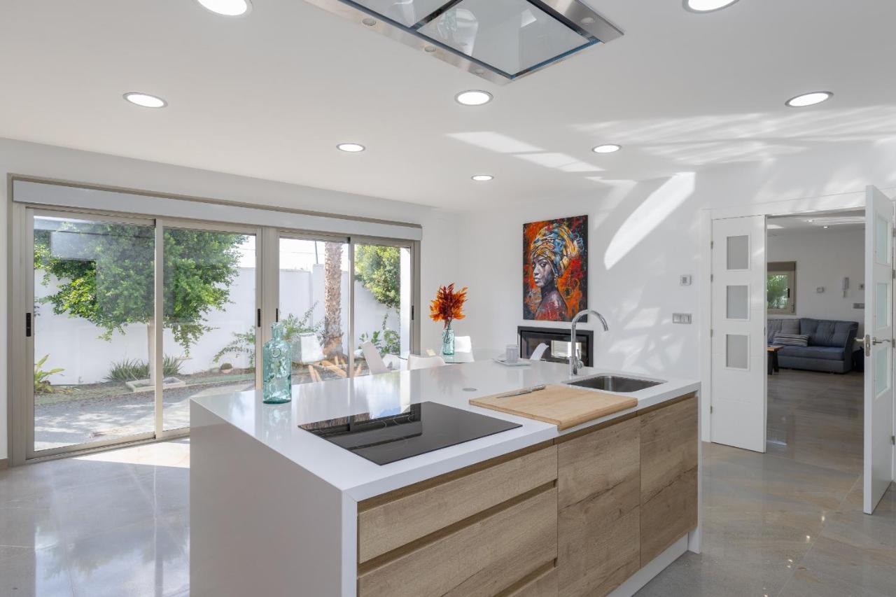 Waterwheel Villa By Fidalsa Almoradi Exterior photo