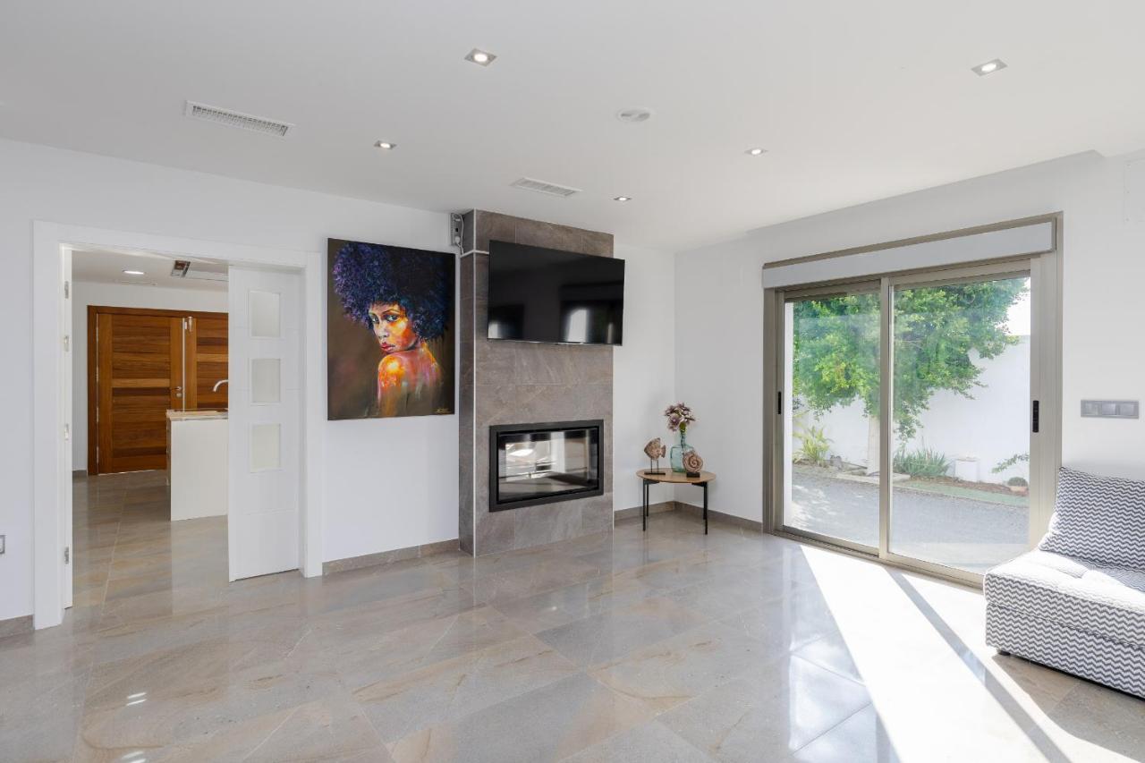 Waterwheel Villa By Fidalsa Almoradi Exterior photo