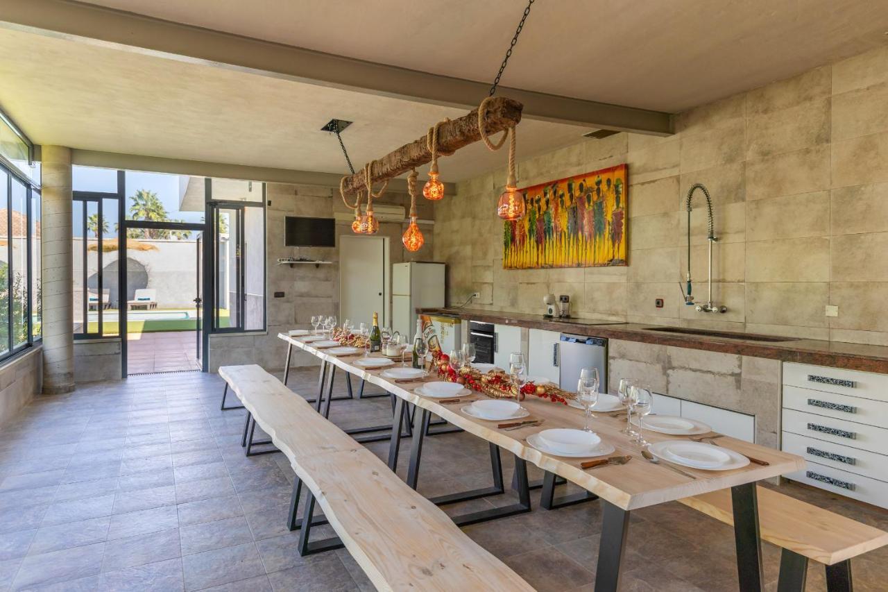 Waterwheel Villa By Fidalsa Almoradi Exterior photo